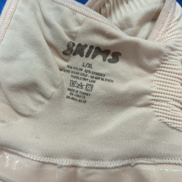 SKIMS NUDE SEAMLESS SCULPT BRALETTE L/XL - Picture 3 of 3